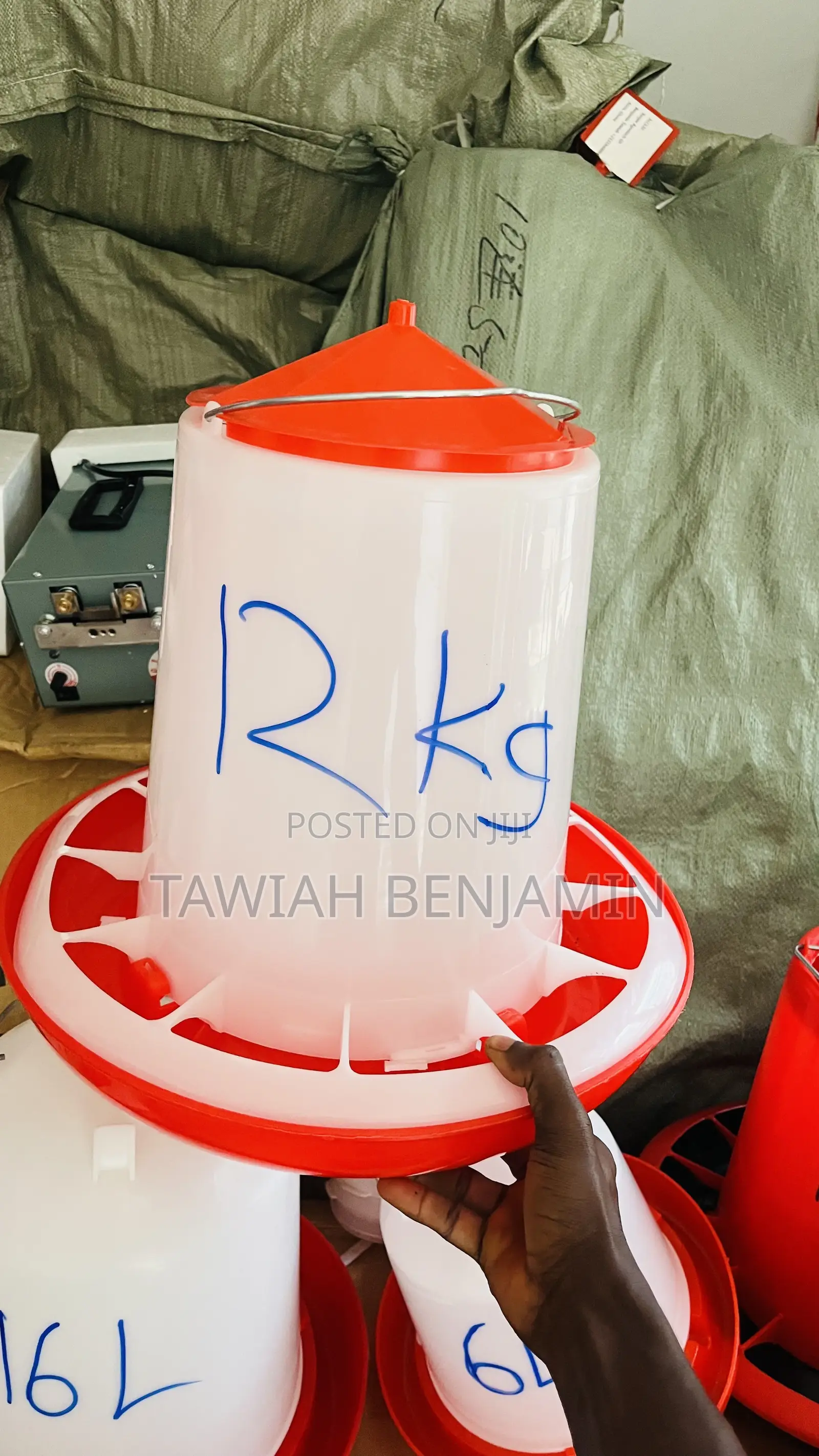 Chicken Feeder(12kg Feeder)