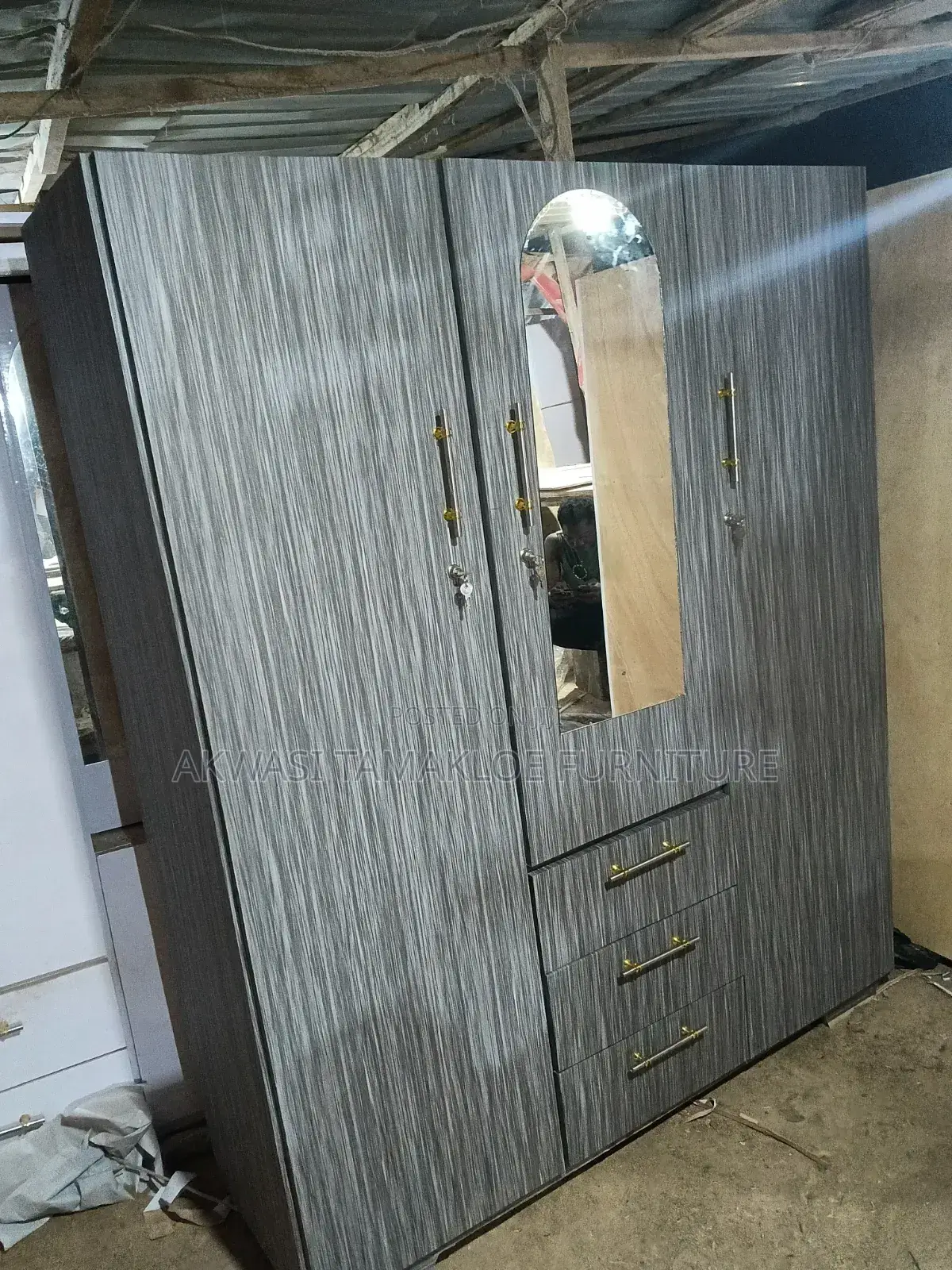 Triple Doors Wardrobe