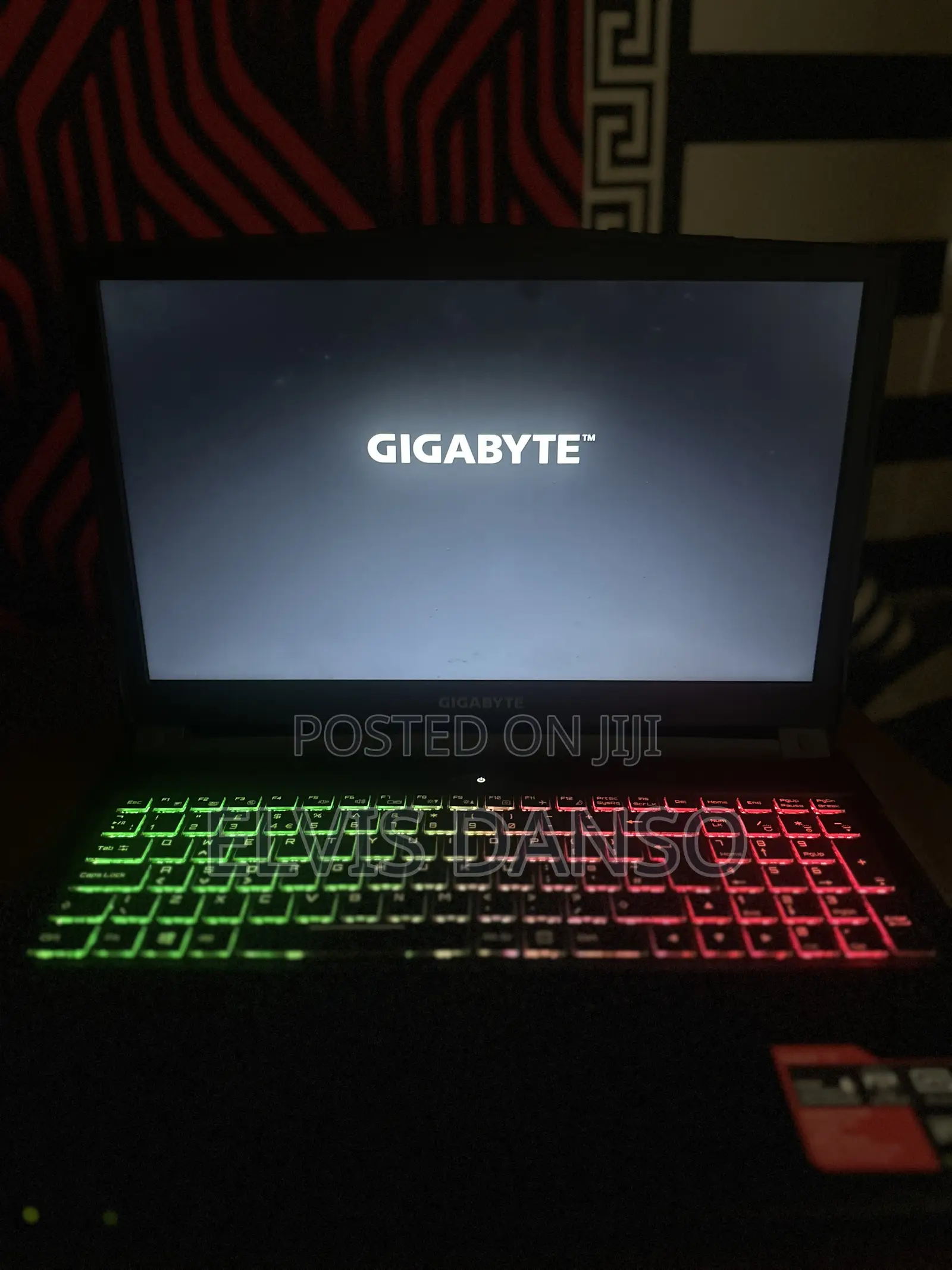 Laptop Gigabyte Sabre 15 16GB Intel Core i7 HDD+SSD 1T