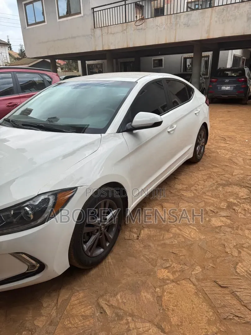 Hyundai Elantra Value Edition Sedan FWD (2.0L 4cyl 6A) 2017 White