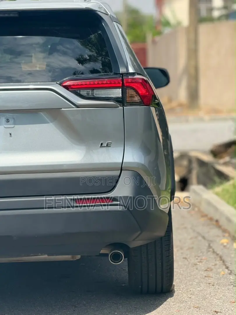 Toyota RAV4 LE 2021 Gray