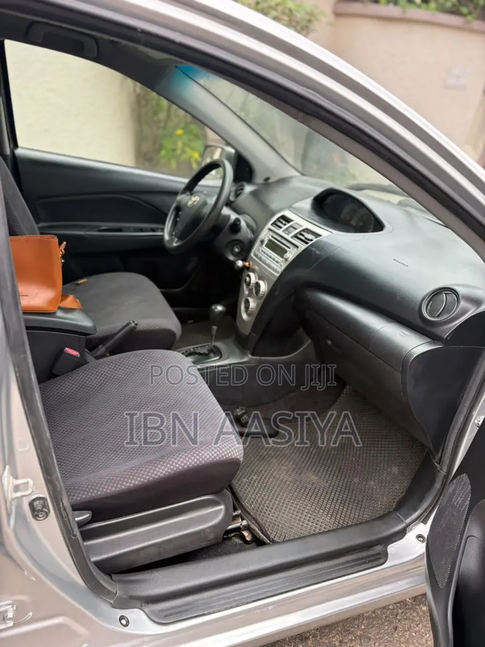 Toyota Yaris 2010 Silver