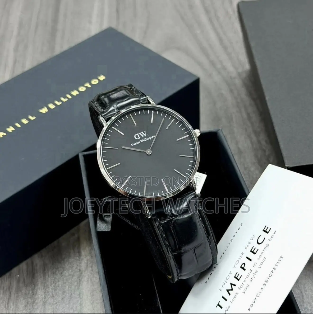 Classic Daniel Wellington–Style Leather Watch