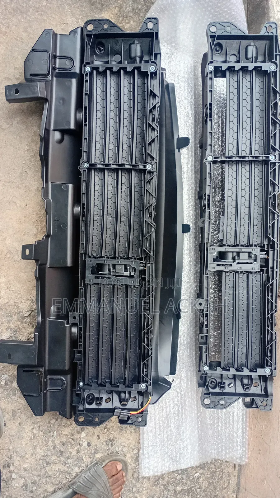 Honda CR-V 2023 Shatter Grill Top and Down