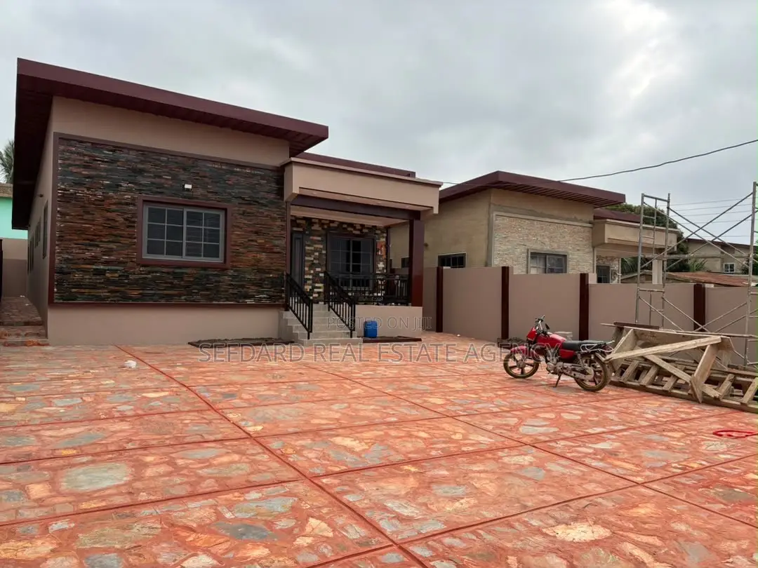 3bdrm House in Sefdard Properties, Gbawe for sale