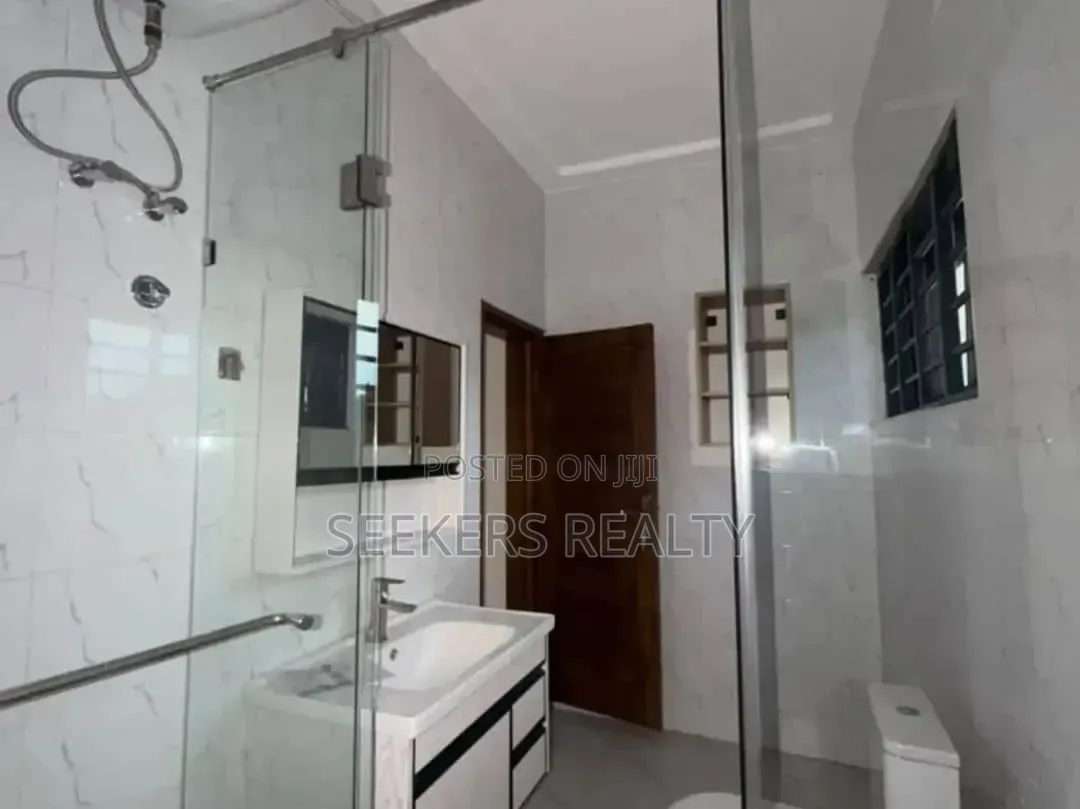 4bdrm House in Seekers Realty, School Junction for sale