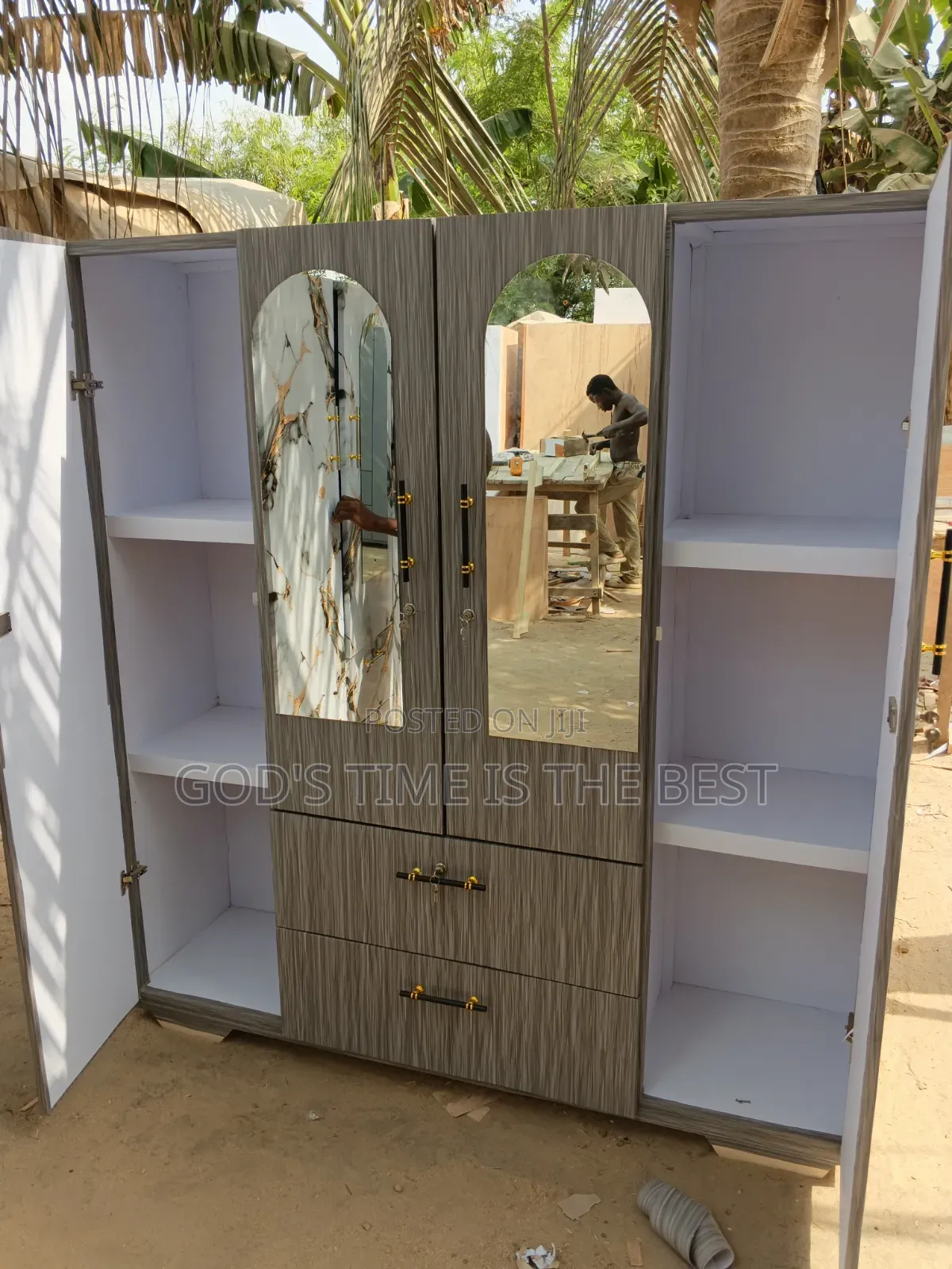 Correct 4 in One Wardrobe