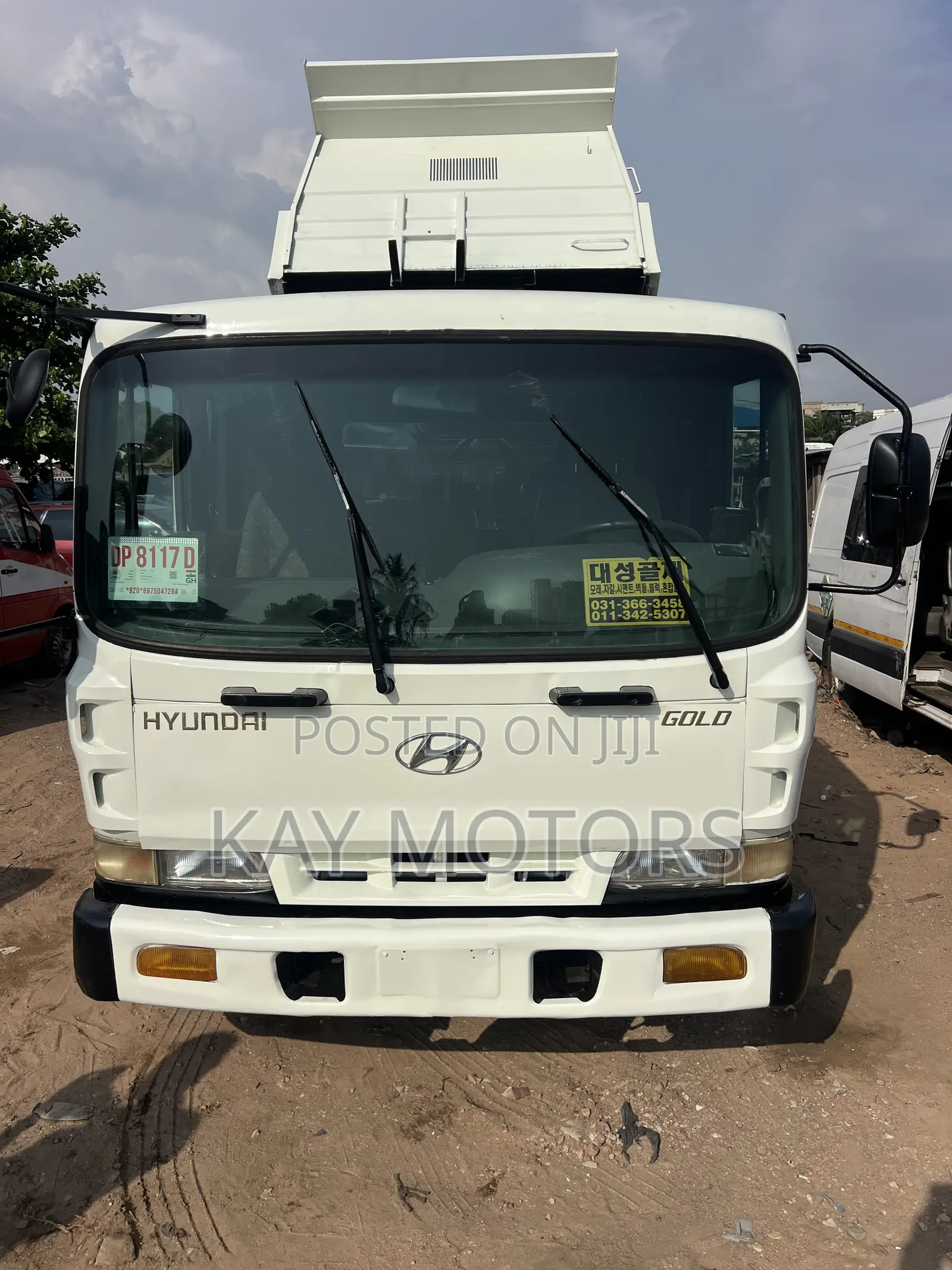 Hyundai Gold Tipper