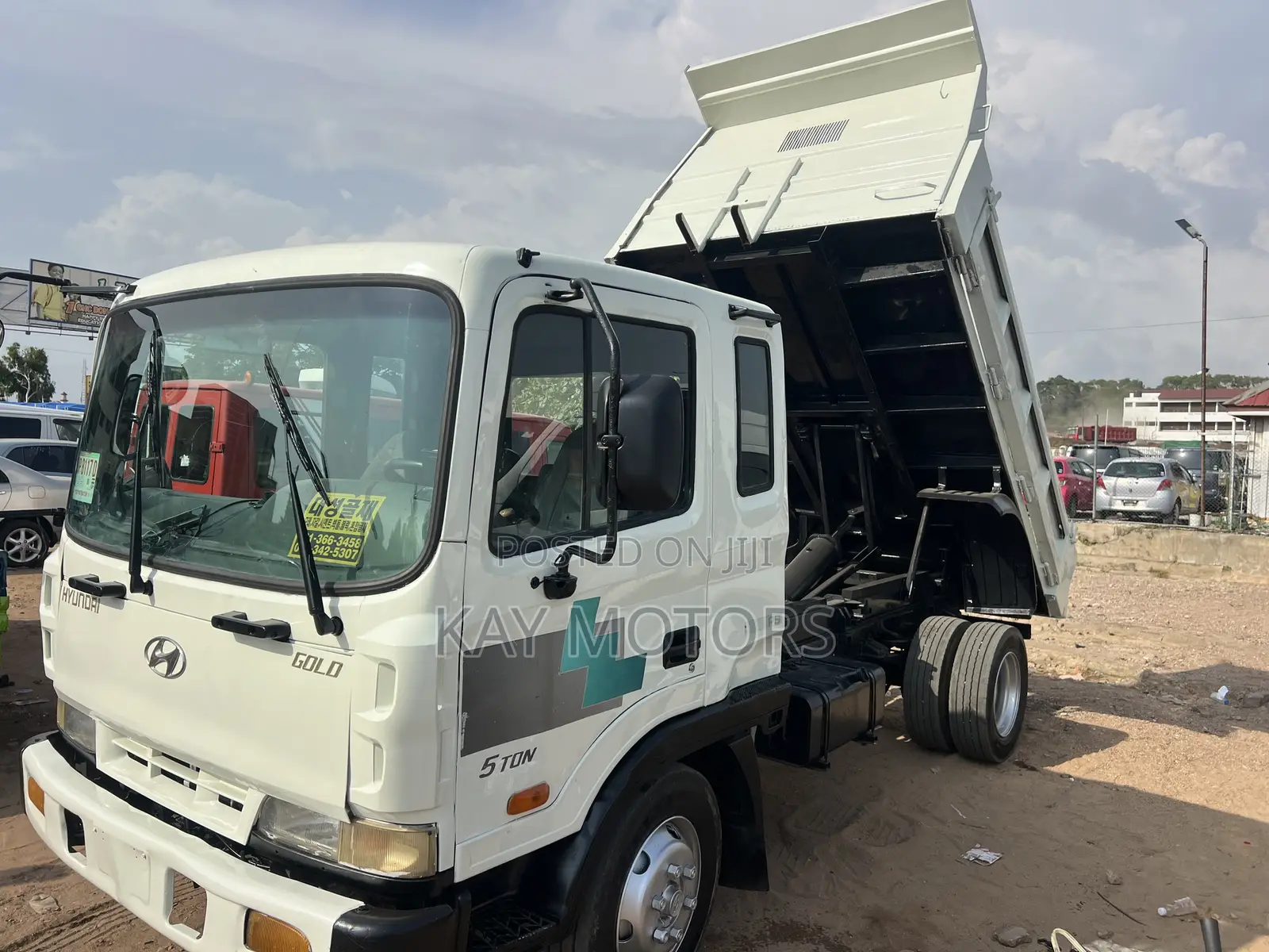 Hyundai Gold Tipper