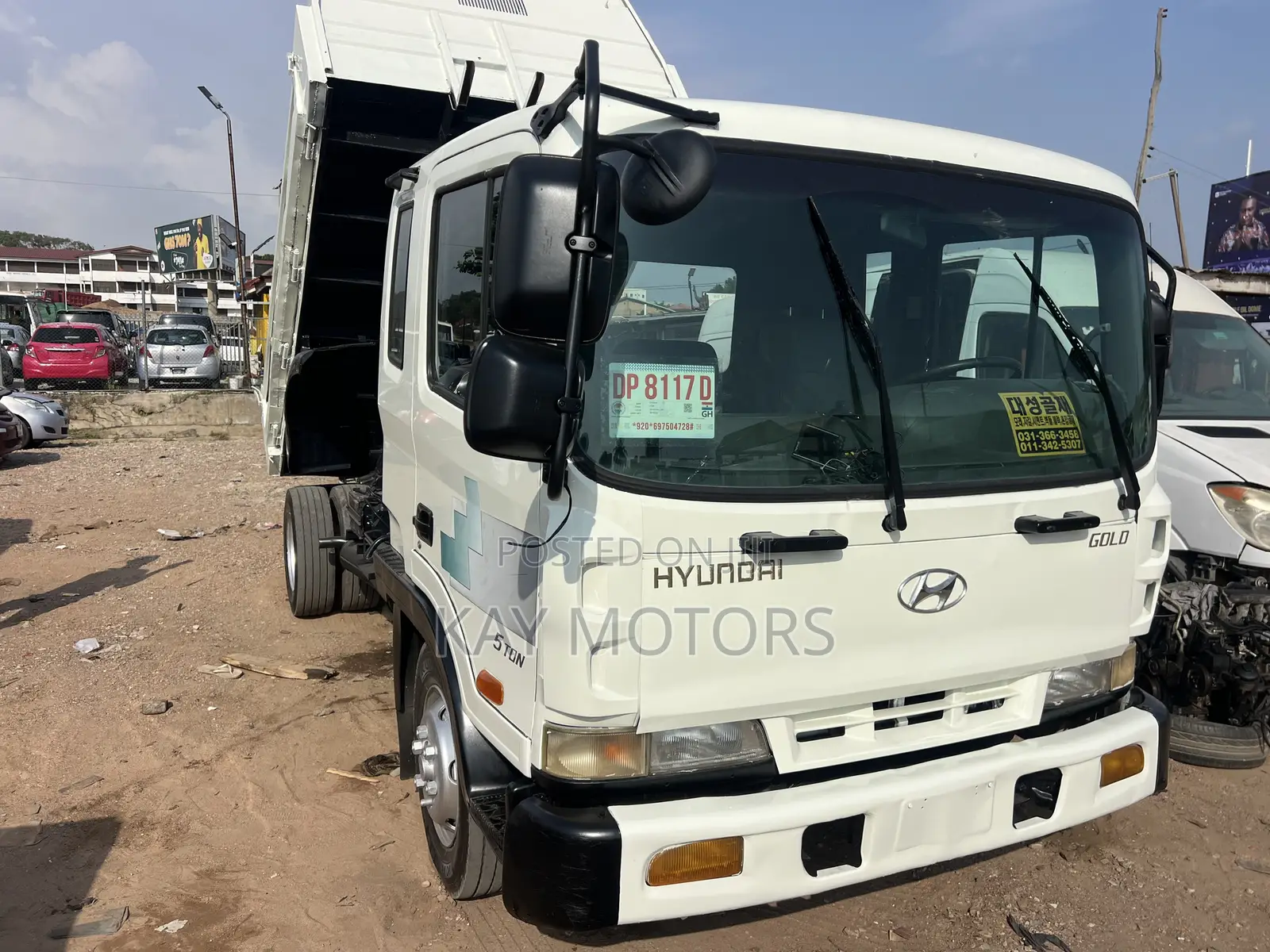 Hyundai Gold Tipper