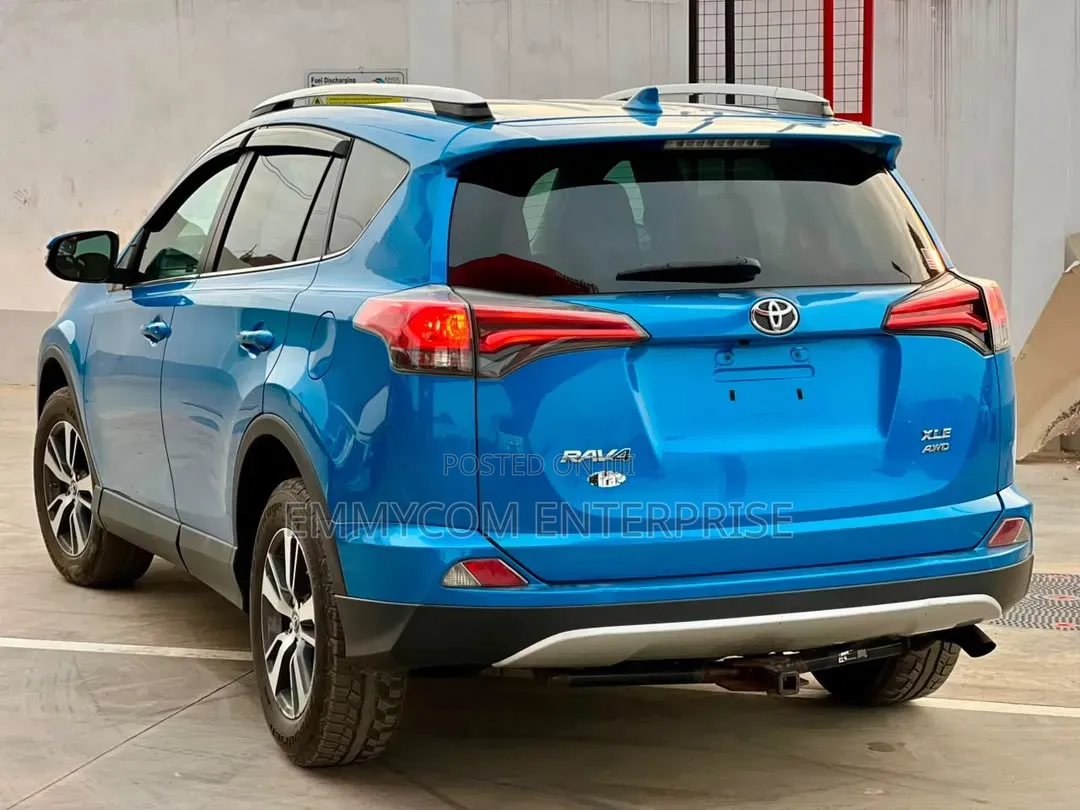 Toyota RAV4 2016 Blue