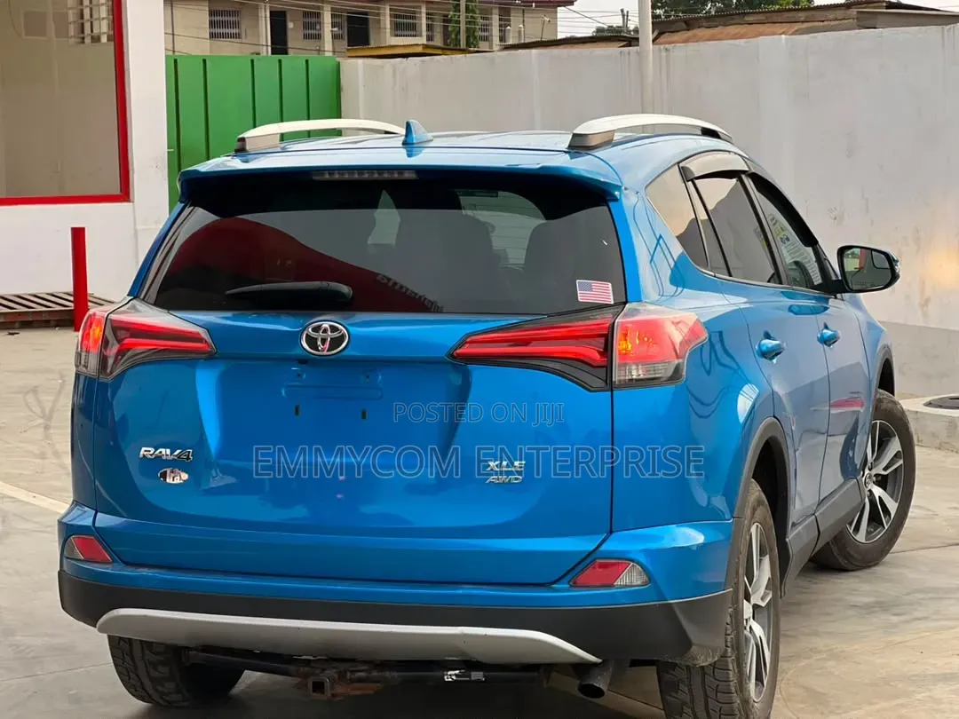 Toyota RAV4 2016 Blue