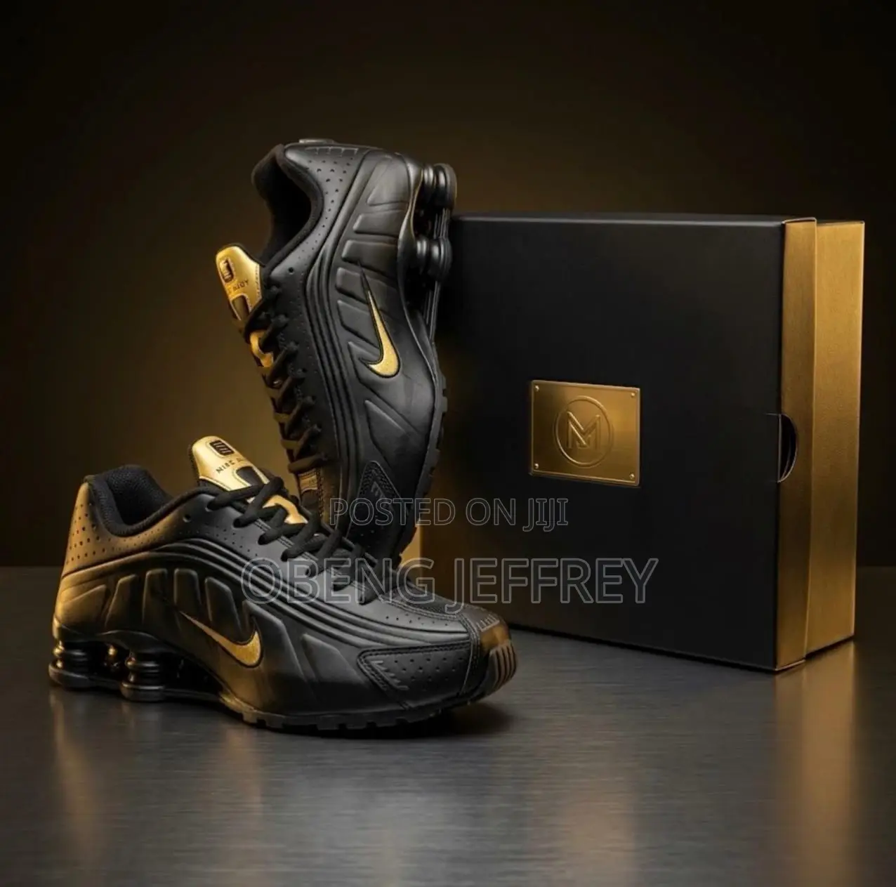 Original Nike Shox R4 Black/Gold