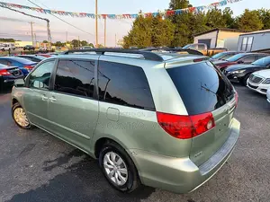 Toyota Sienna 2008 Tail Light