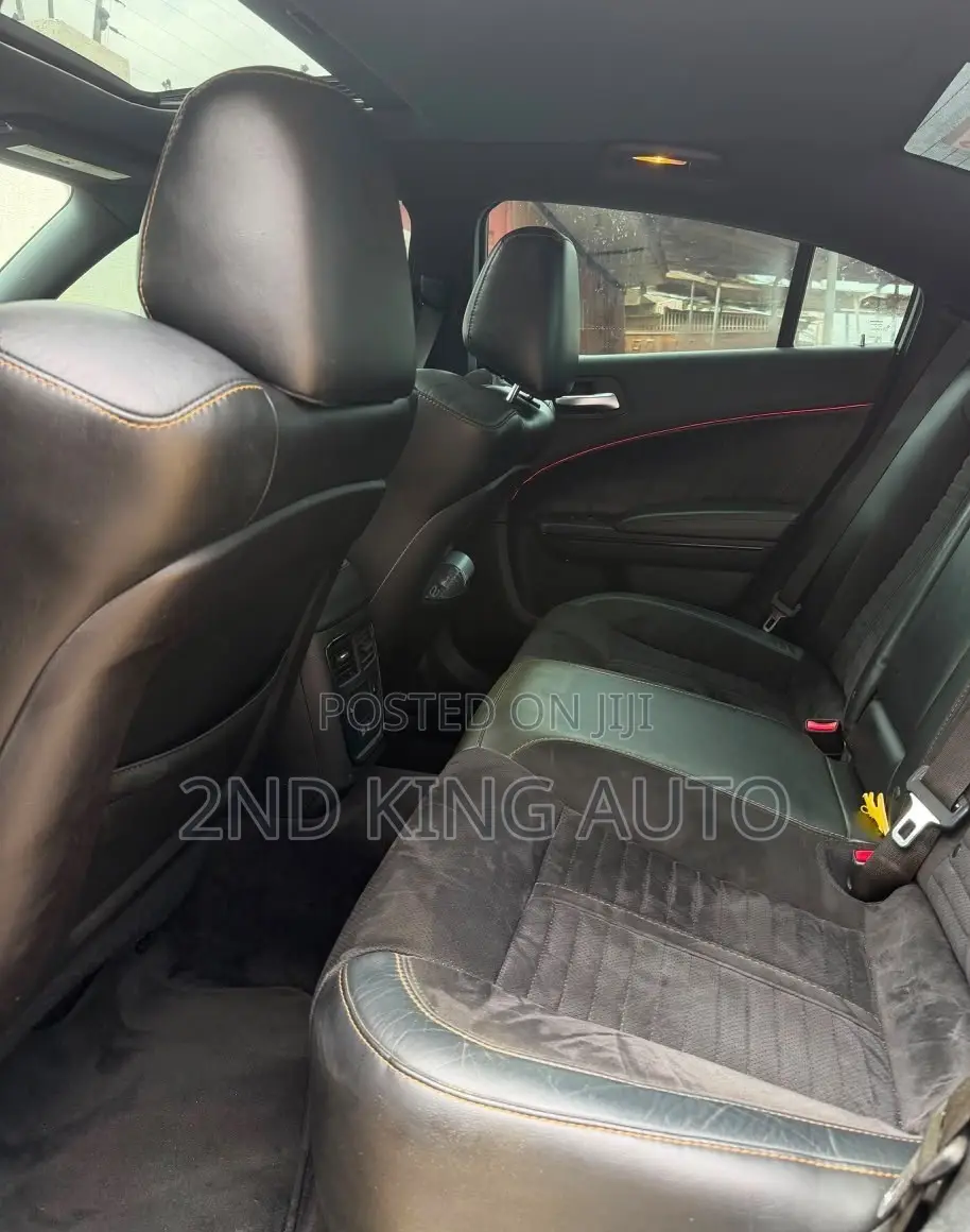 Dodge Charger SXT AWD 2017 Yellow