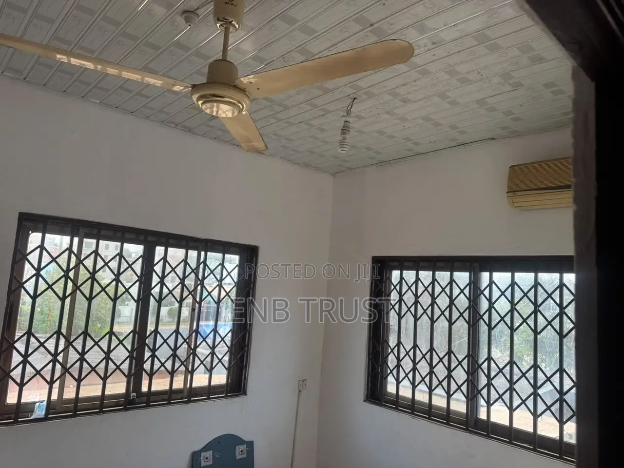 3 Bedrooms Office Space for Rent at Mile7