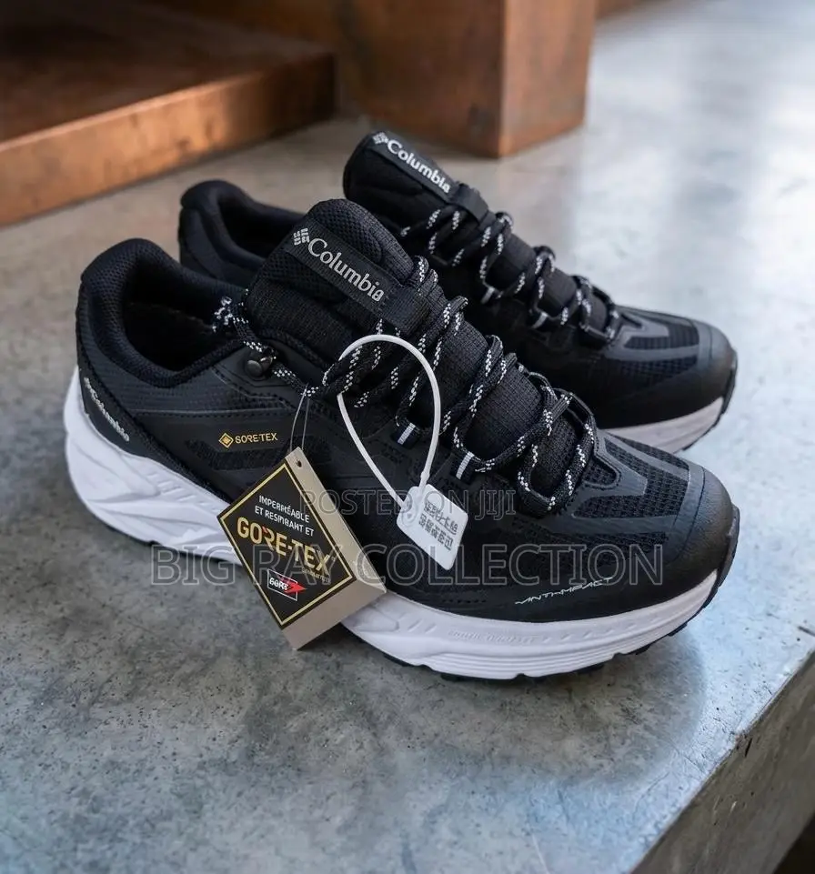 Solid Columbia Gore-Tex Sneaker