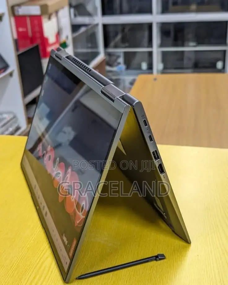 Laptop Lenovo ThinkPad X1 Yoga Gen 8 16GB Intel Core i7 SSD 256GB