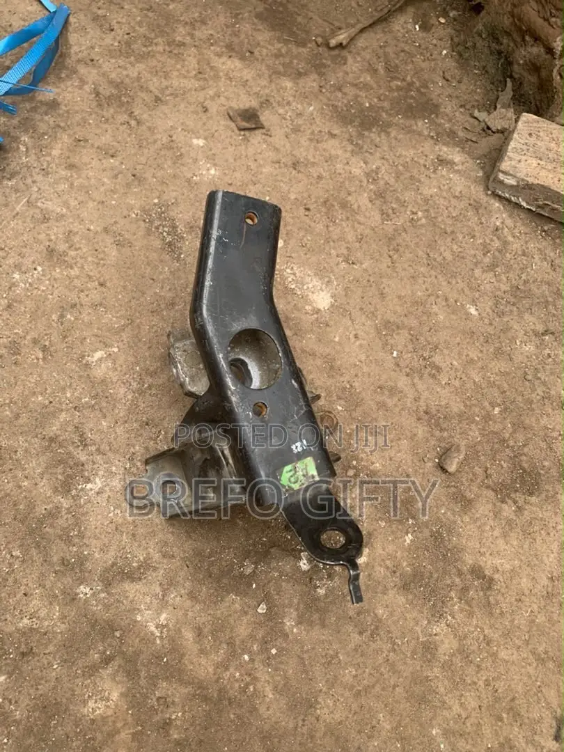 Engine Mount/Engine Seat