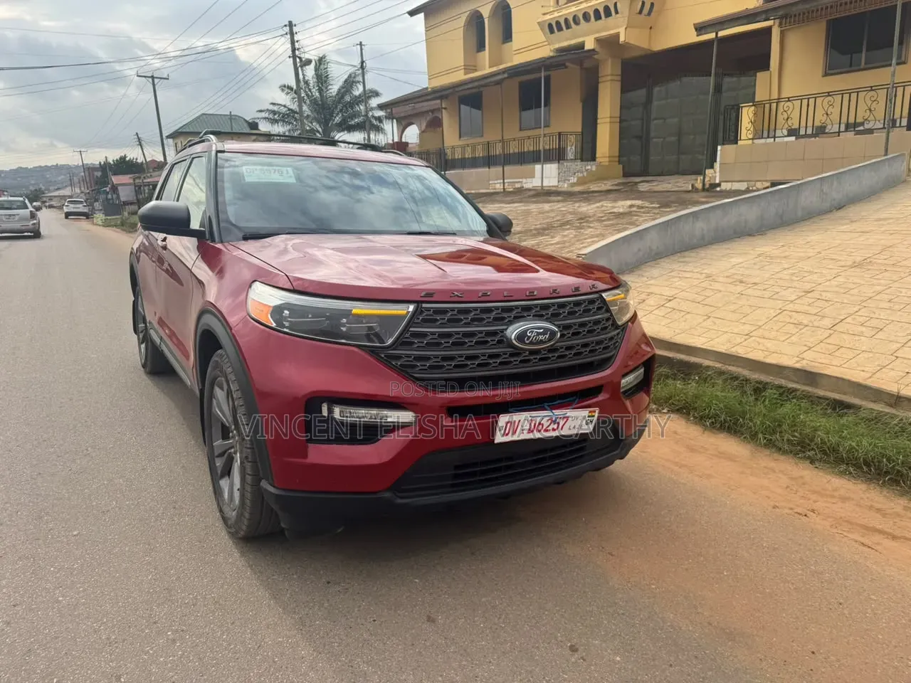 Ford Explorer 2022 Red