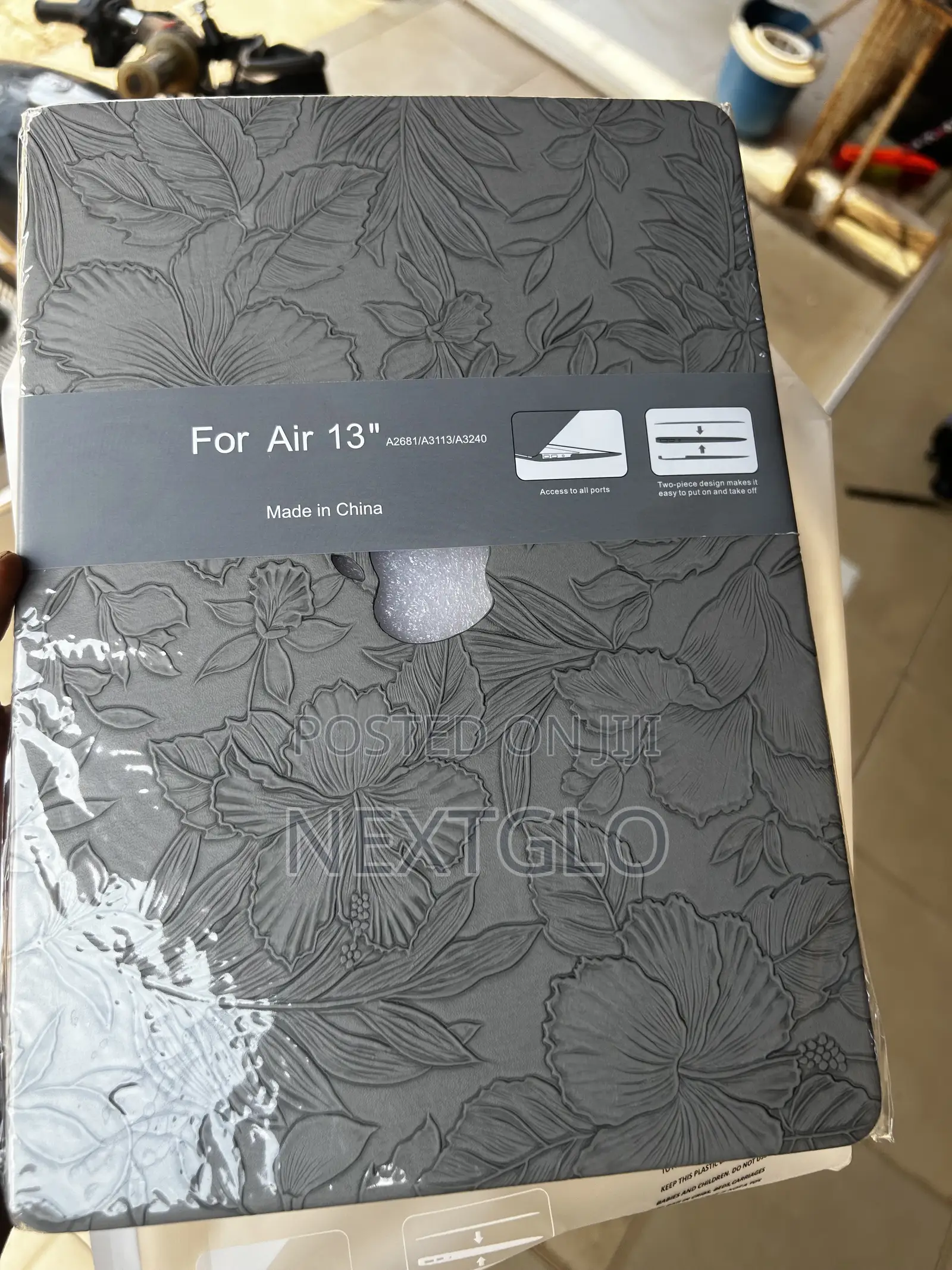 A12681 MacBook Case