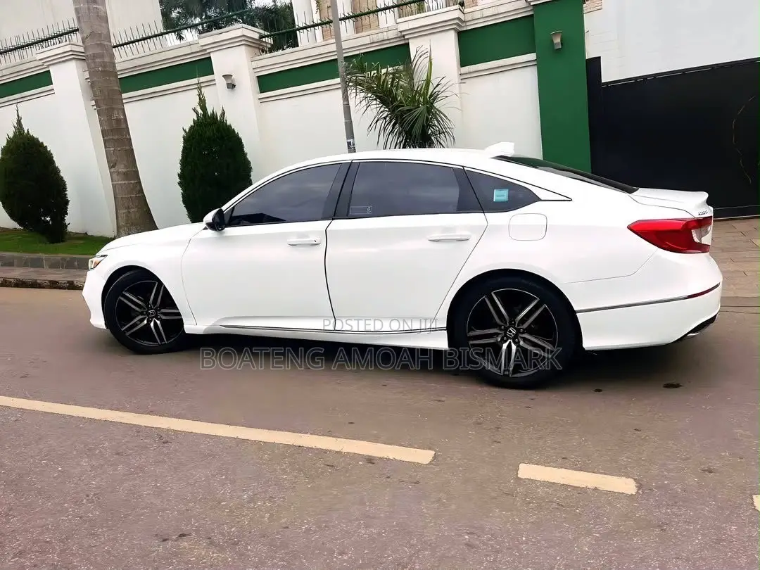 Honda Accord Touring 2.0T 2018 White