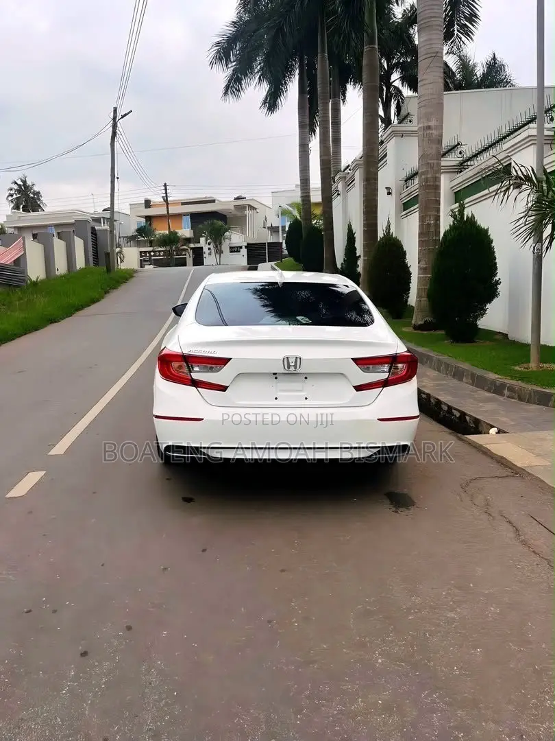 Honda Accord Touring 2.0T 2018 White
