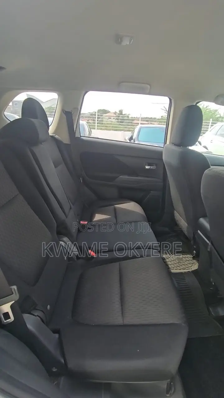 Mitsubishi Outlander SE 4dr SUV AWD (2.4L 4cyl CVT) 2015 White