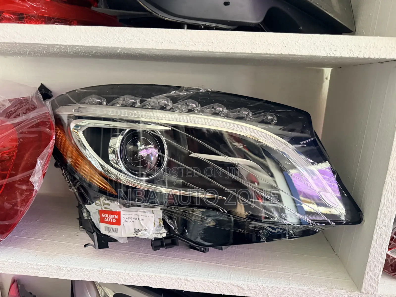 Mercedes Benz GLA- Class (X156/W156) Head Light Pair With Charge