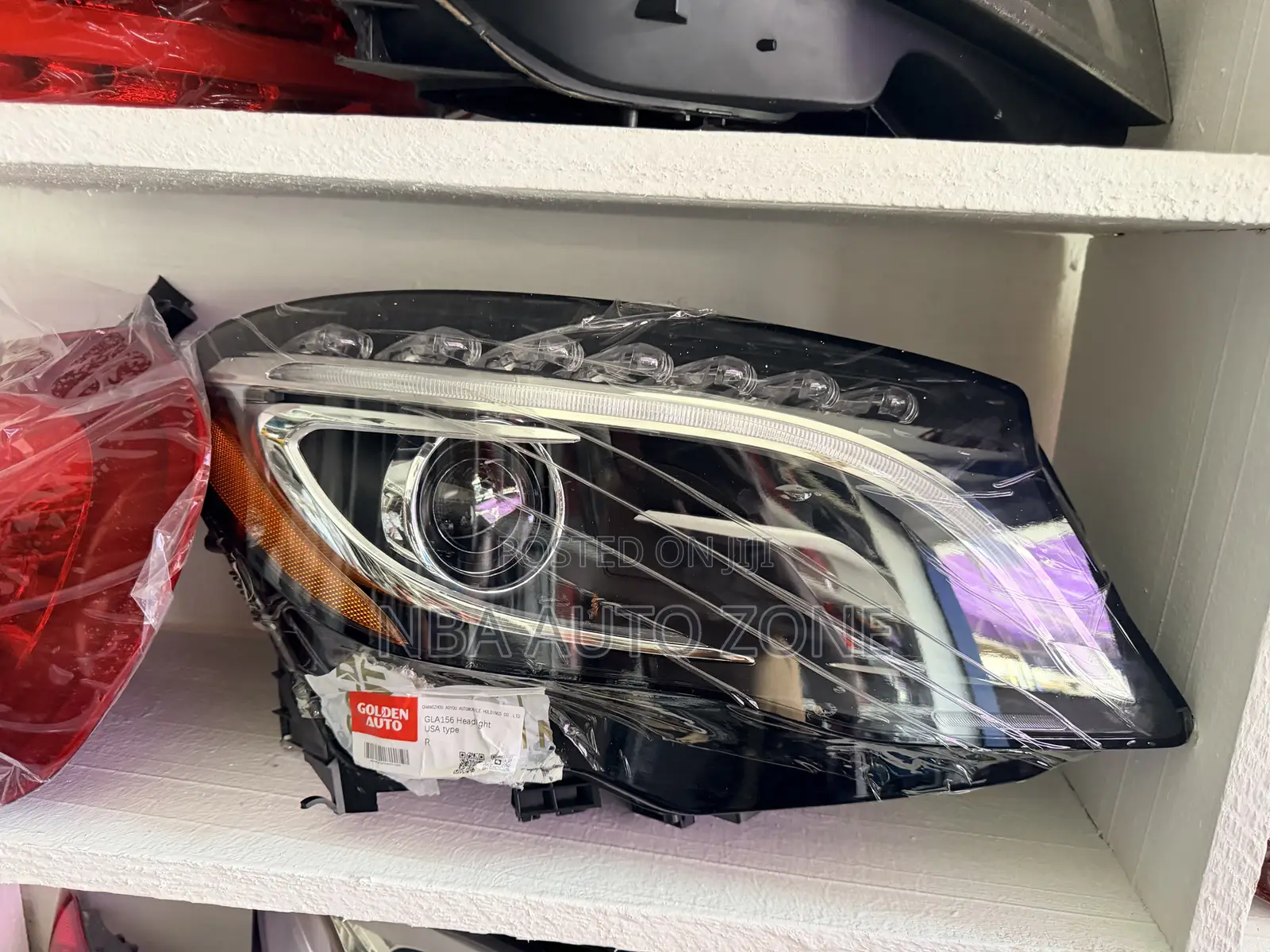Mercedes Benz GLA- Class (X156/W156) Head Light Pair With Charge