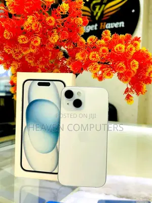 New Apple iPhone 15 128 GB Silver