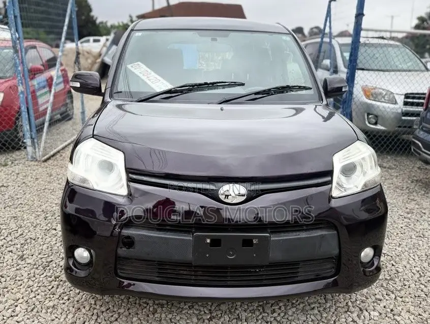 Toyota Sienta 2013 Black