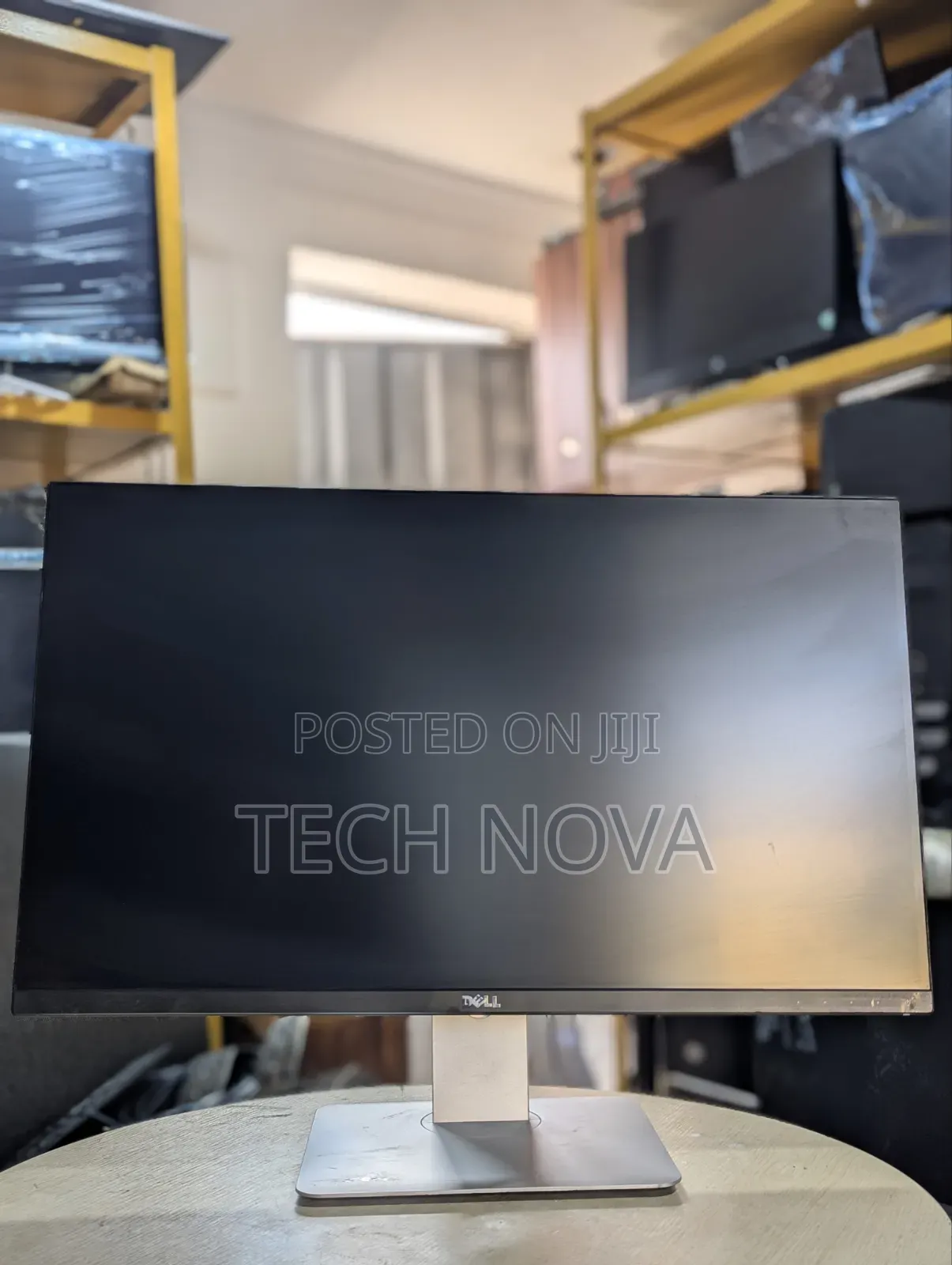Dell Ultrasharp U2715HC | 27′′ Inch | 2560×1440 | IPS | Monitor
