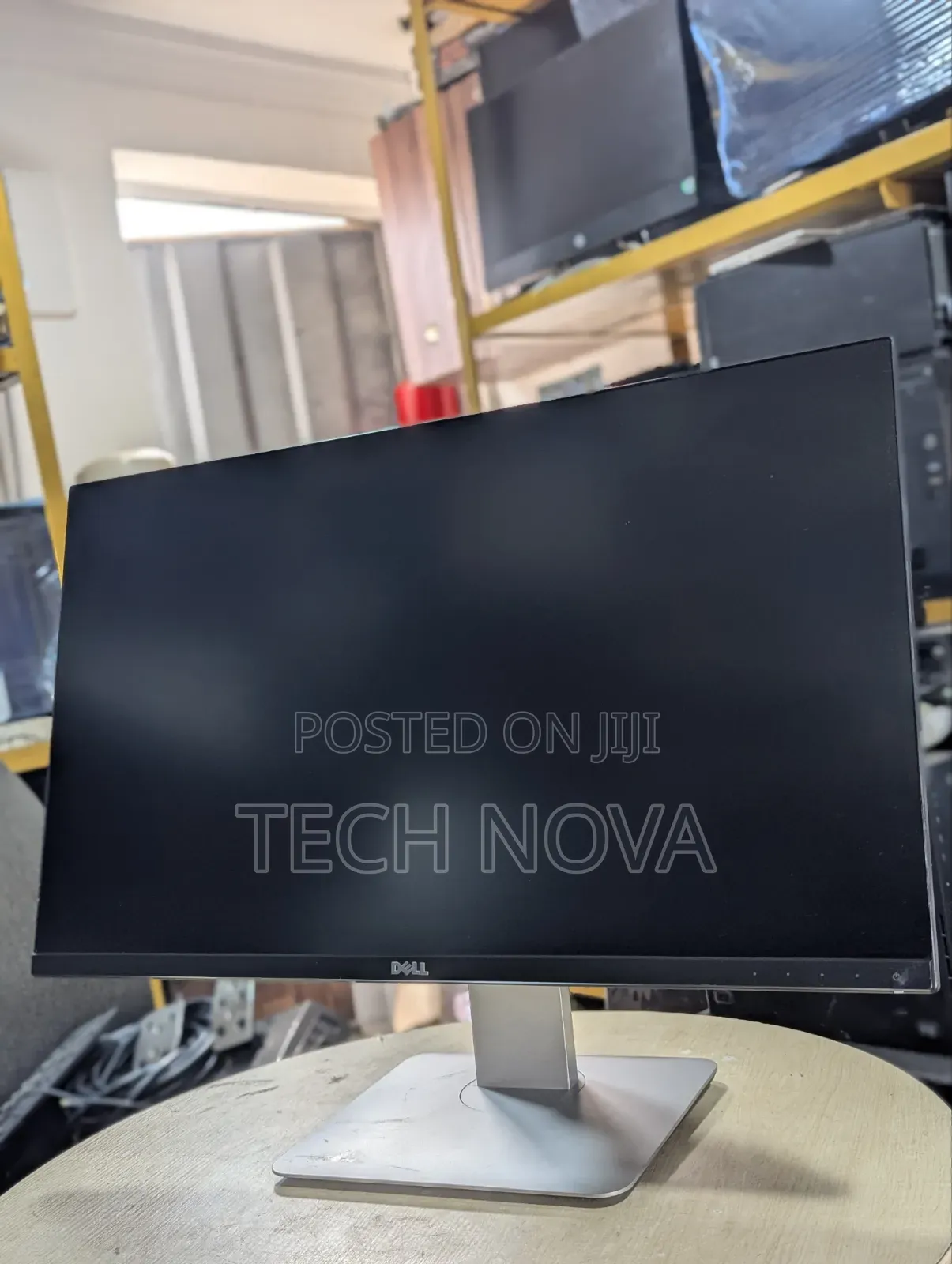 Dell Ultrasharp U2715HC | 27′′ Inch | 2560×1440 | IPS | Monitor