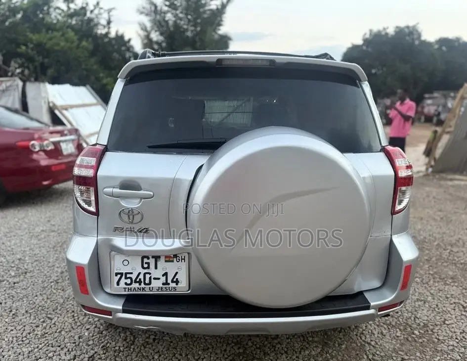 Toyota RAV4 2010 Silver