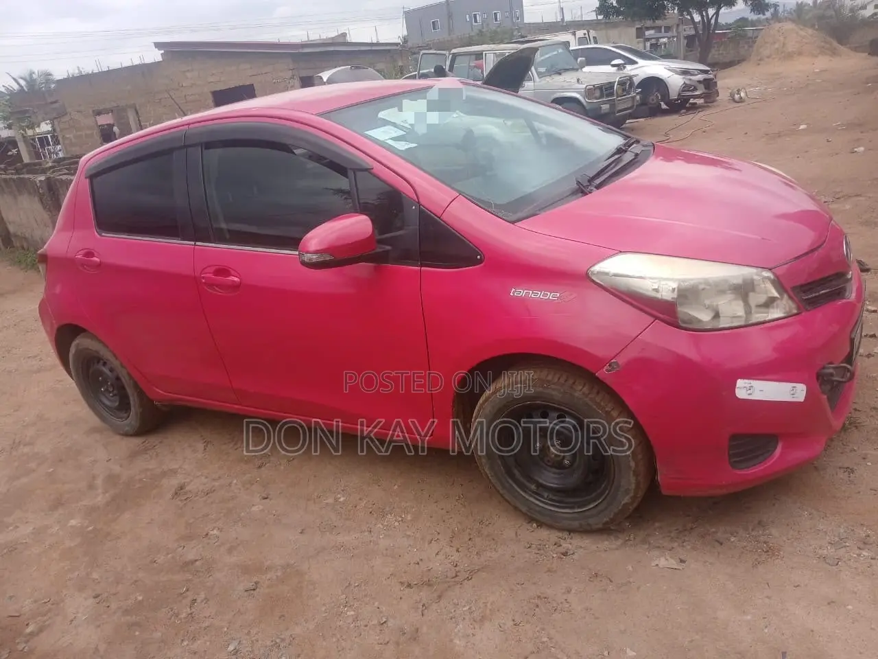 Toyota Vitz 2013 Red