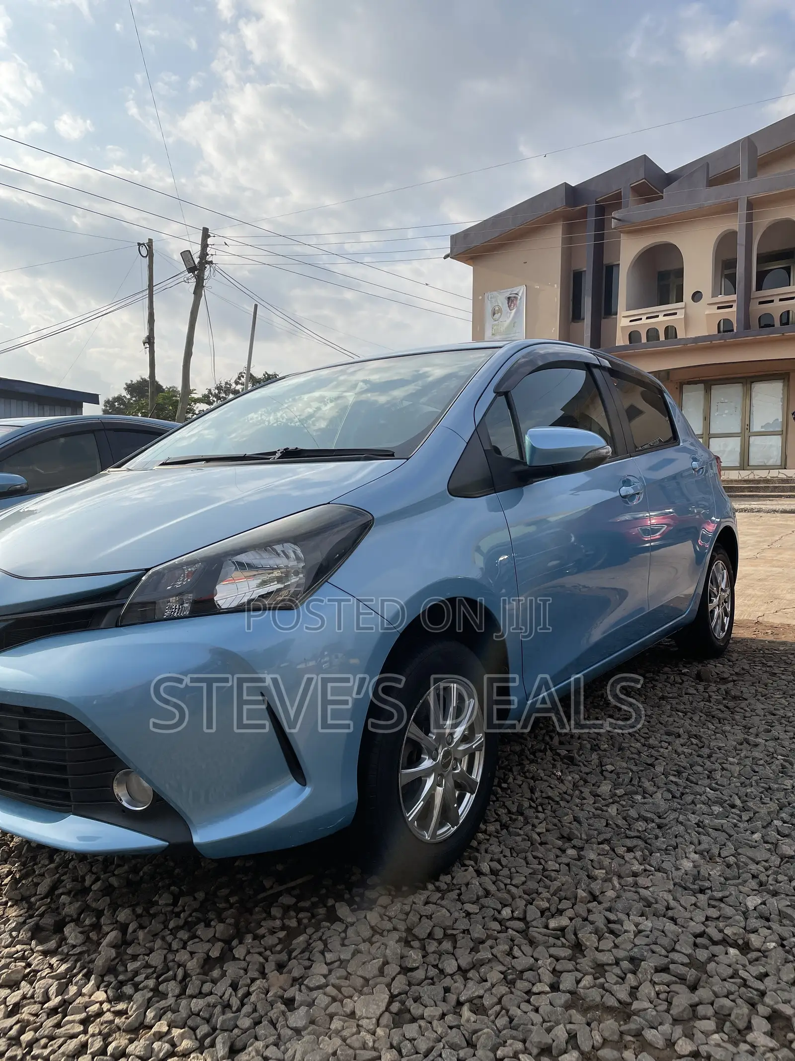 Toyota Vitz 1.3 AWD 5dr 2016 Blue