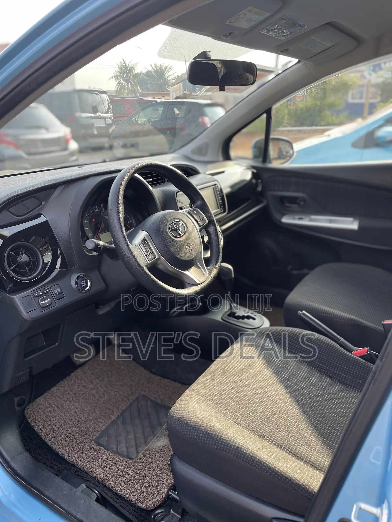 Toyota Vitz 1.3 AWD 5dr 2016 Blue