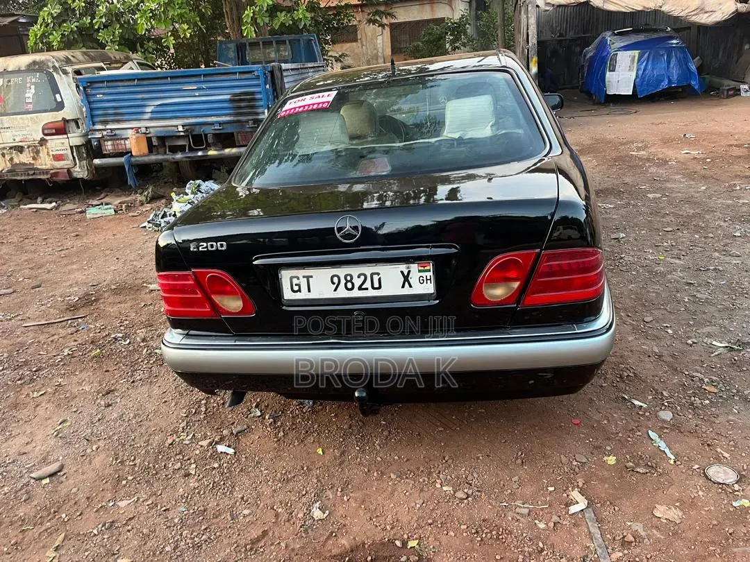 Mercedes-Benz 220E 1998 Black