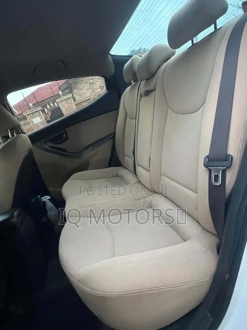 Hyundai Elantra Limited Sedan FWD (1.8L 4cyl 6A) 2013 Blue