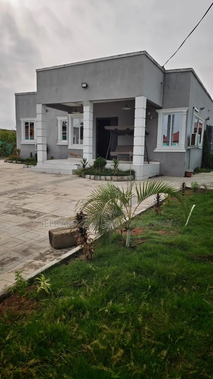 3bdrm House in Sefdard Properties, Amasaman for sale