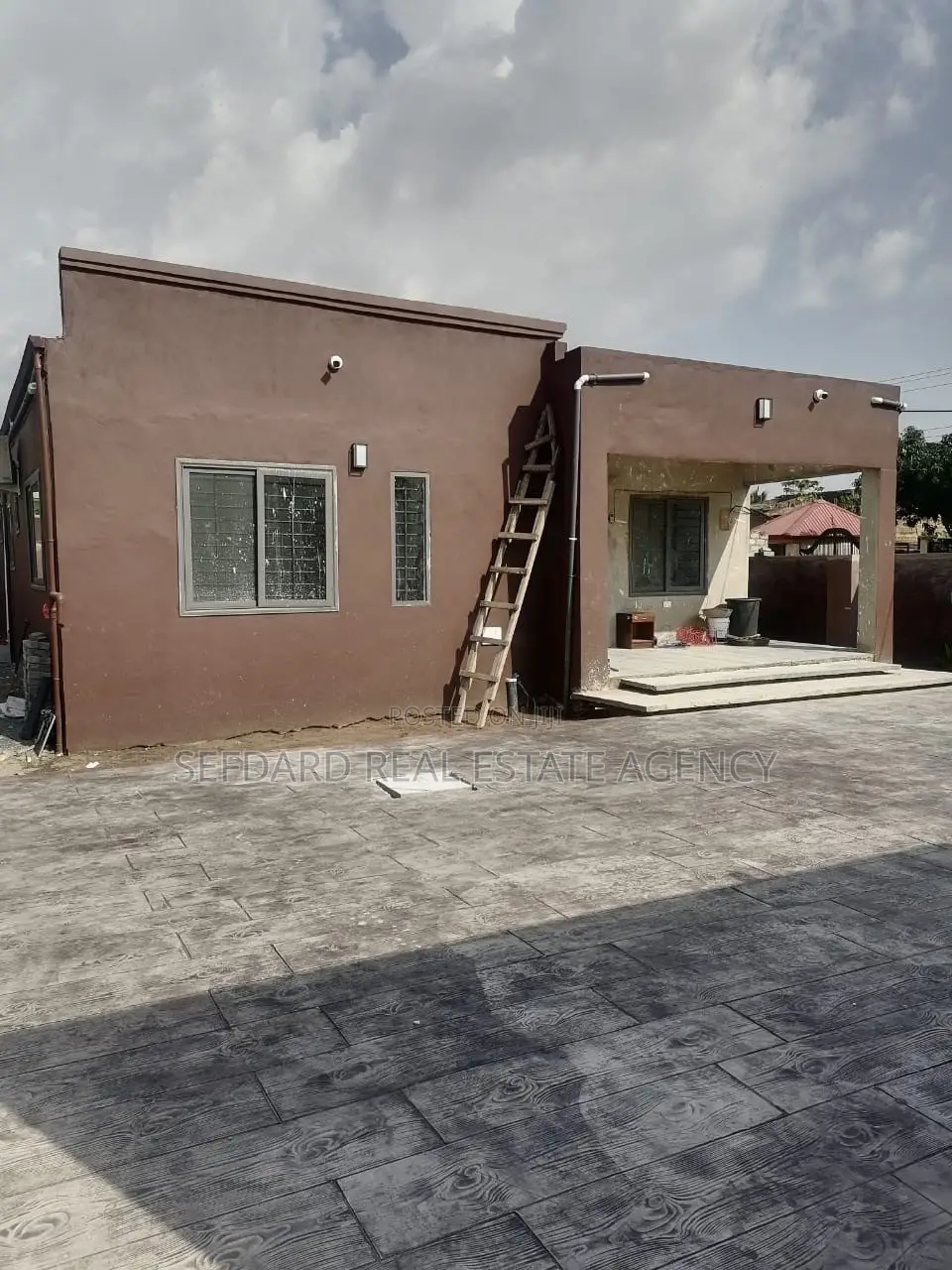 3bdrm House in Sefdard Properties, Amasaman for sale
