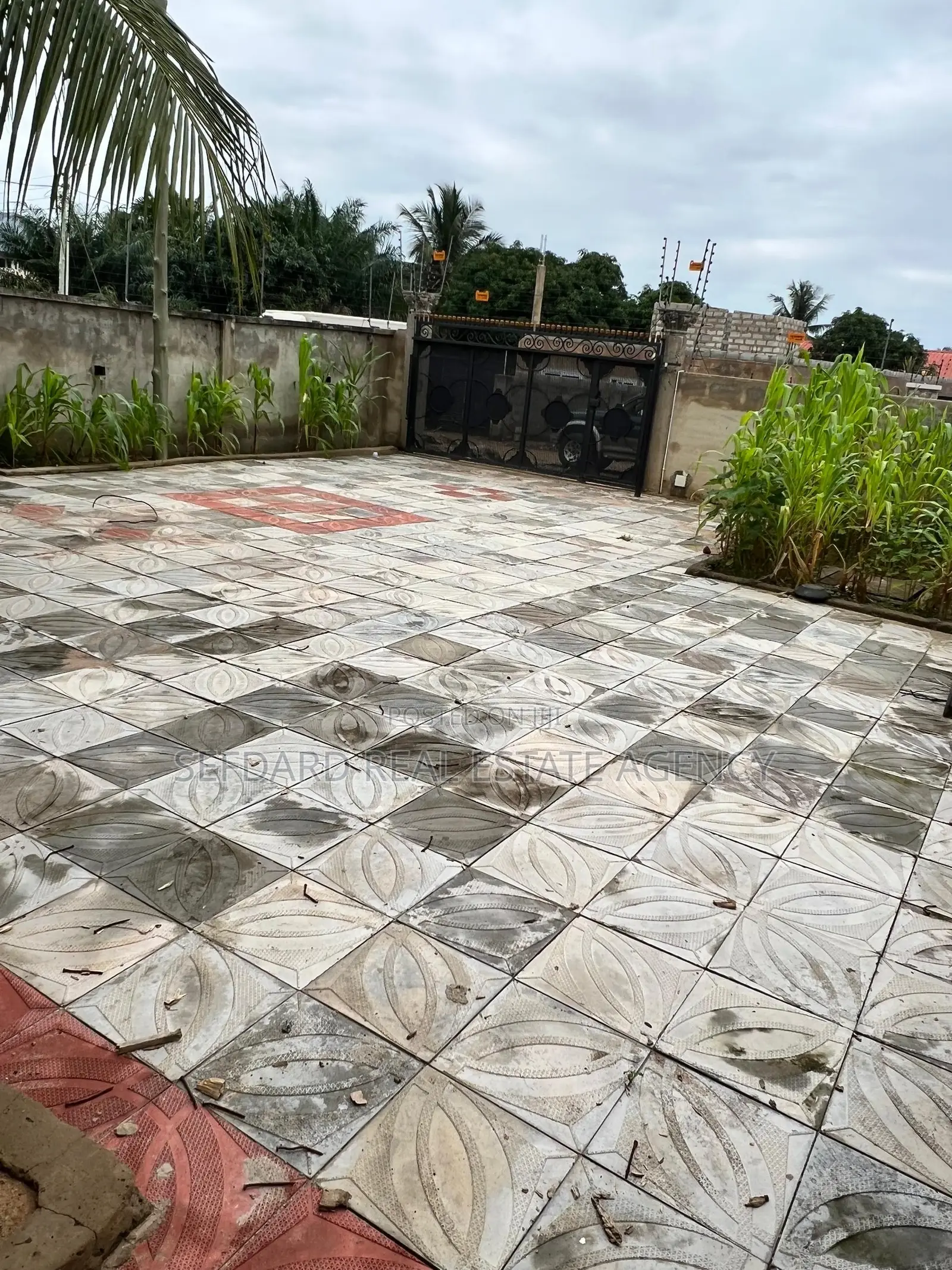 5bdrm Duplex in Sefdard Properties, Ablekuma for sale