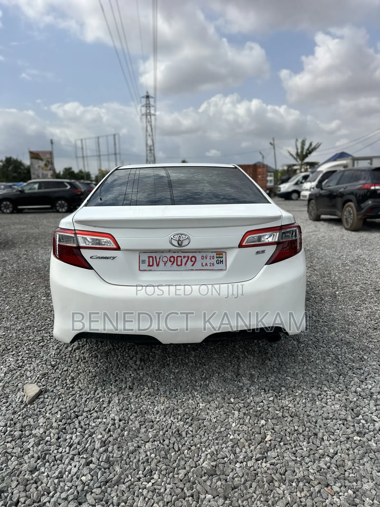 Toyota Camry SE 4dr Sedan (2.5L 4cyl 6A) 2014 White