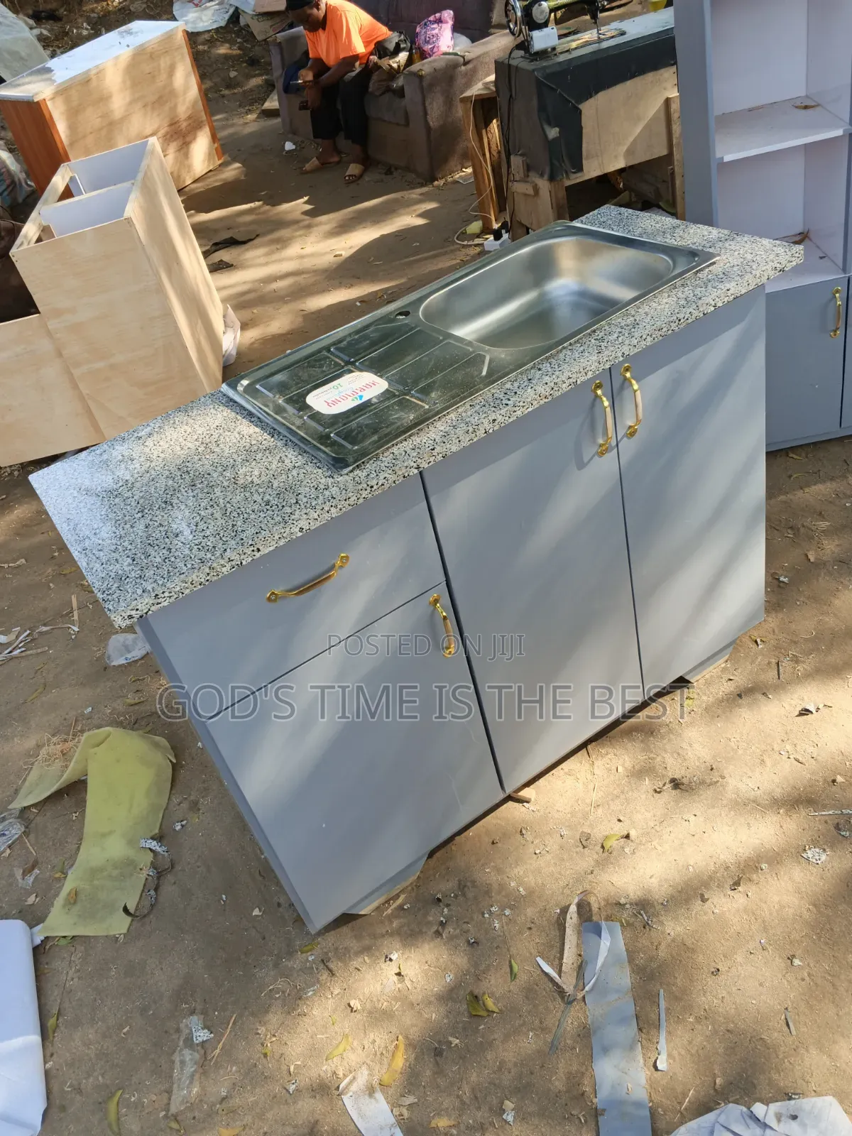 Four Feet Cabinet With Sink