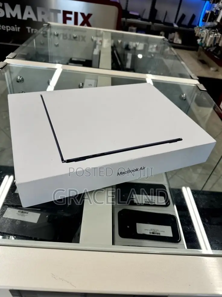 New Laptop Apple MacBook Air 2025 M4 24GB Apple M4 SSD 256GB