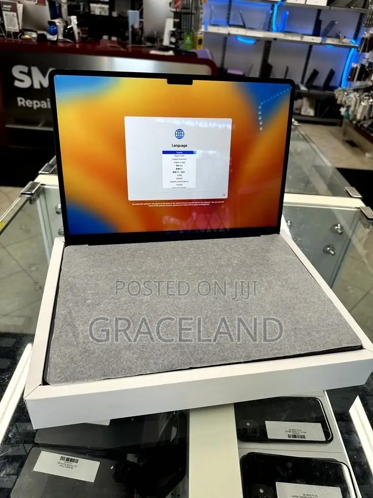 New Laptop Apple MacBook Air 2025 M4 24GB Apple M4 SSD 256GB