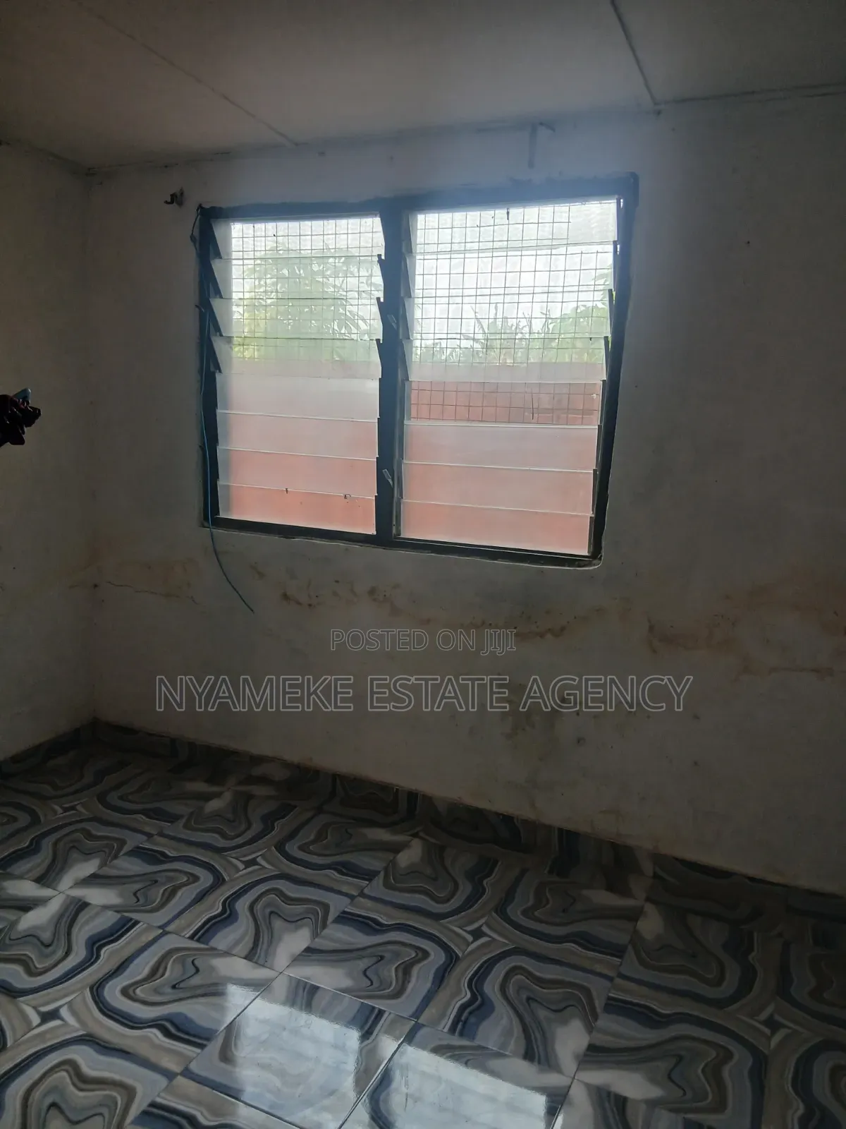 1bdrm Apartment in Kofi Ni Ama, Exhibition for rent