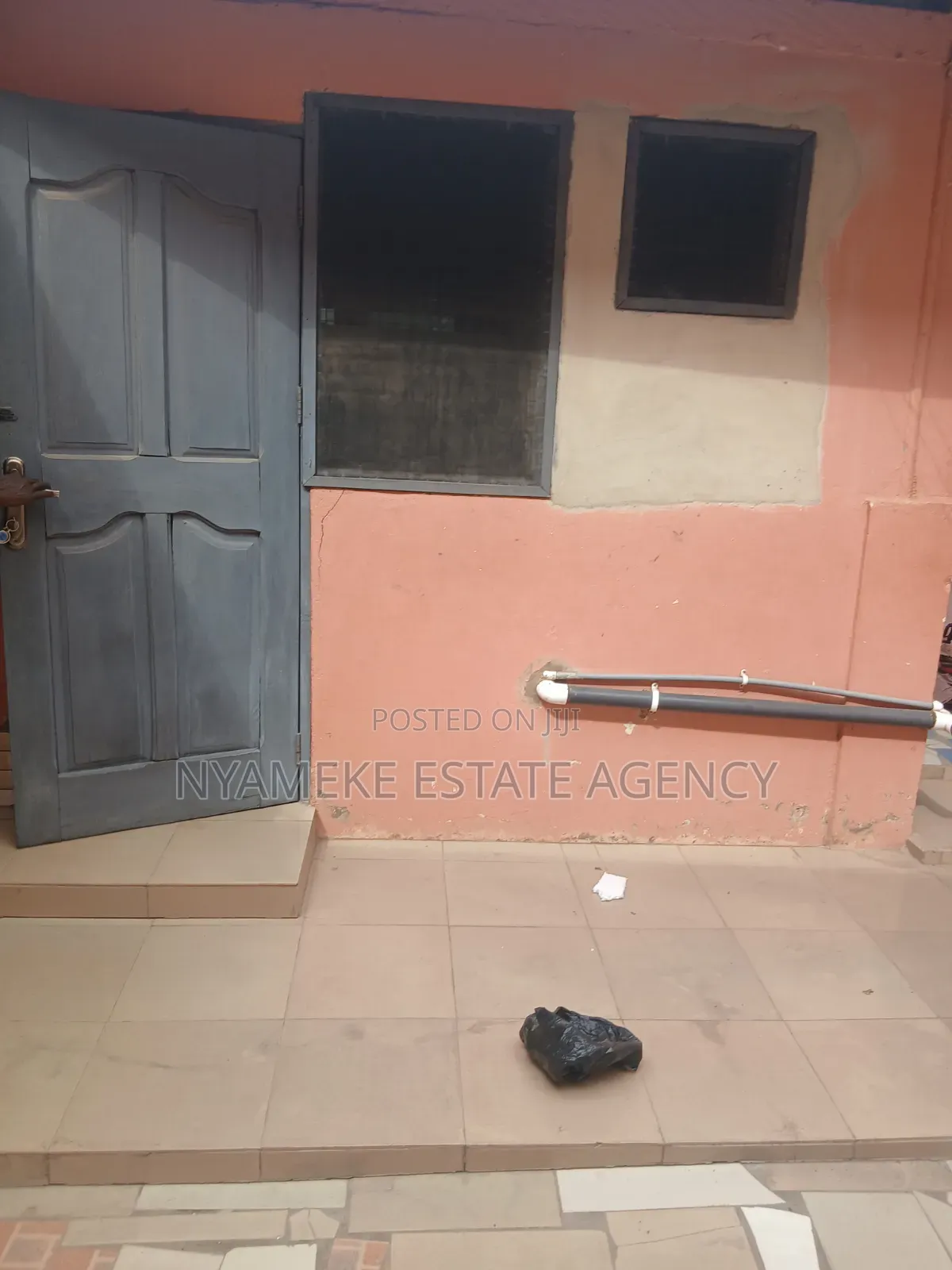 1bdrm Apartment in Kofi Ni Ama, Exhibition for rent