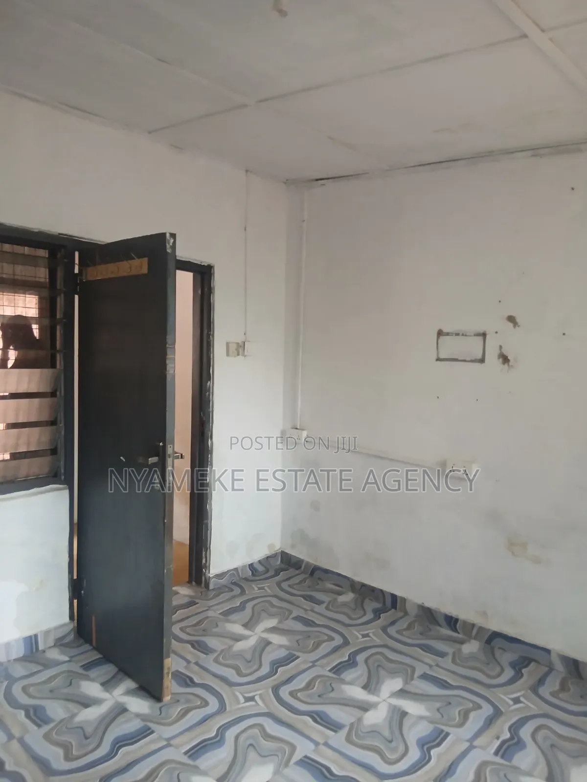 1bdrm Apartment in Kofi Ni Ama, Exhibition for rent